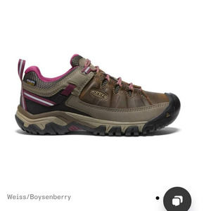 Keen Women's Targhee III Weiss/Boysenberry 10 Waterproof Hiking Boots Gorpcore